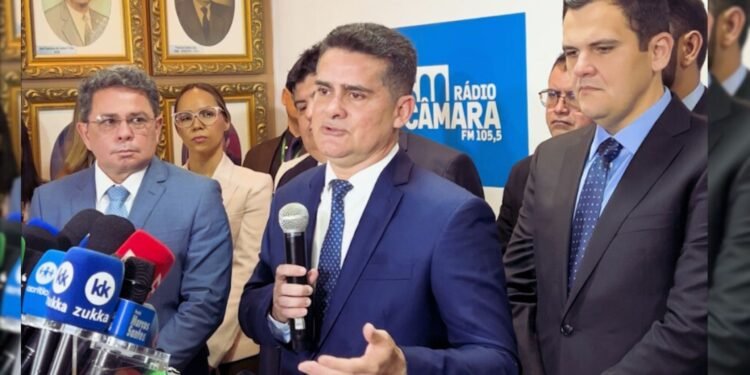 David Almeida afirma que vai pedir empréstimo de pelo menos R$ 2 bilhões