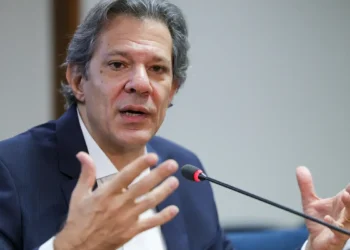 Haddad diz que queda do dólar e safra devem conter preço dos alimentos