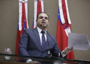 Cidade justifica redução de trabalho na Aleam e chama críticos de ‘biscoiteiros’