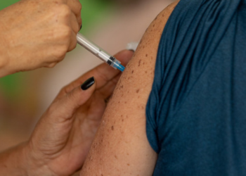 Vacina contra covid-19 e influenza