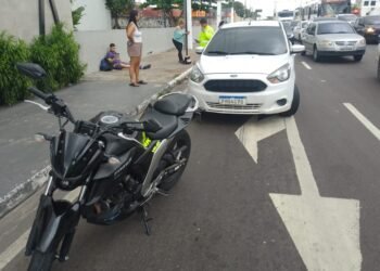 Mulher fica ferida após ser atropelada na zona Centro-Sul de Manaus (Foto: Divulgação/ IMMU)