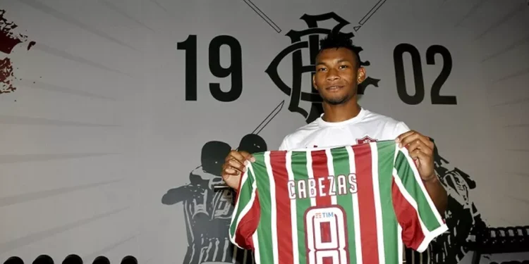 cabezas-com-a-camisa-do-fluminense