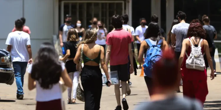 Inscrições para o Fies 2025 terminam nesta sexta-feira
