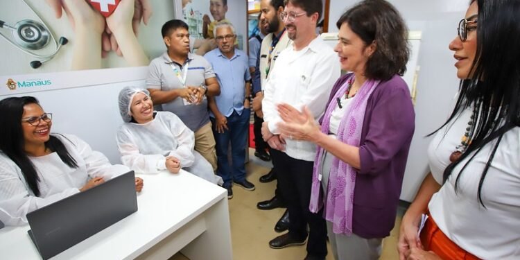 Ministra Nísia Trindade visita zona Rural de Manaus (Foto: Clóvis Miranda/Semcom)
