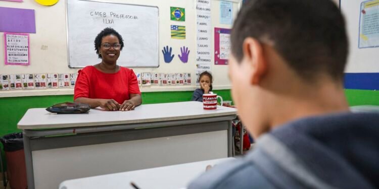 Programa Mais Professores dá desconto a docentes em hospedagens
