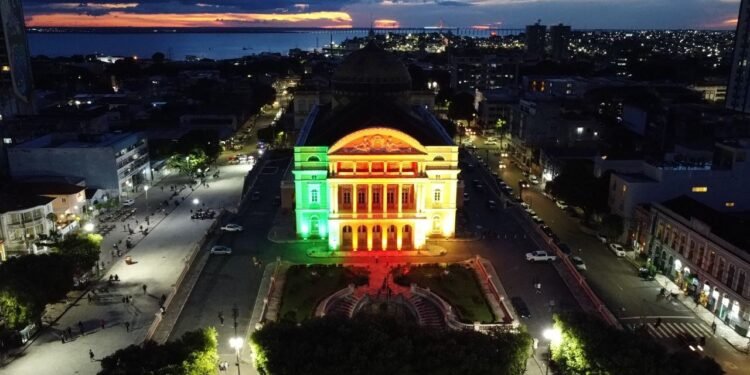Teatro Amazonas oficializa candidatura a Patrimônio Mundial da Unesco