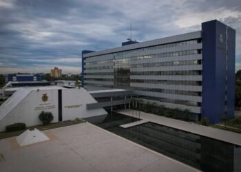 Assembleia-Legislativa-inicia-2025-com-posse-da-Mesa-Diretora-e-leitura-da-Mensagem-Governamental-Foto-Alberto-Cesar-Araujo-Aleam-1200x800