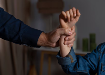 Homem estupra irmã e vai para a Delegacia da Mulher em Manaus