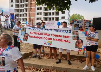 Pais de autistas vão realizar manifestação em frente ao Fórum Henoch Reis