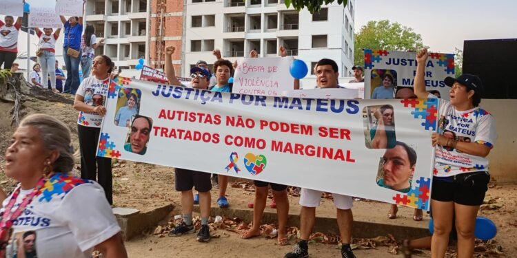 Pais de autistas vão realizar manifestação em frente ao Fórum Henoch Reis