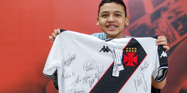 Victor Hugo foi diagnosticado com Distrofia Muscular de Duchenne (Foto: João Dejacy/Rios de Notícias)