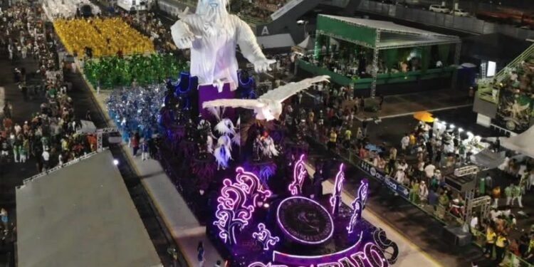 Andanças de Ciganos entrará na Justiça para exigir transparência nas notas do Carnaval de Manaus 2025