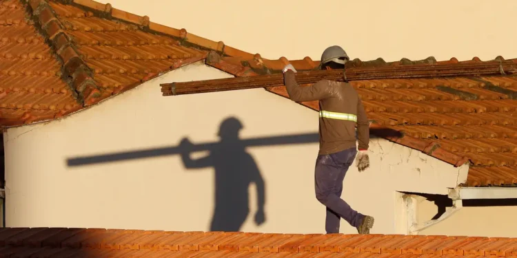 Caged: Brasil criou quase 432 mil empregos formais em fevereiro