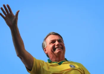 ‘Eleições sem Bolsonaro é negar a democracia’, diz ex-presidente durante evento pró-anistia