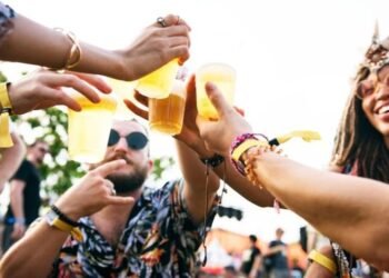 Os perigos do consumo excessivo de álcool no Carnaval: riscos para a saúde e segurança
