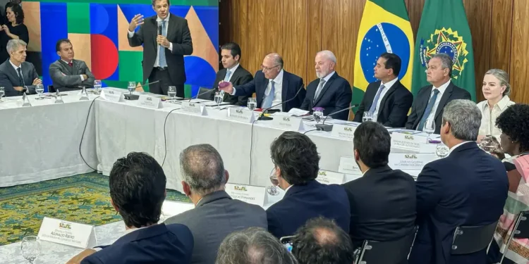 Lula entrega projeto de isenção de IR para quem ganha até R$ 5 mil
