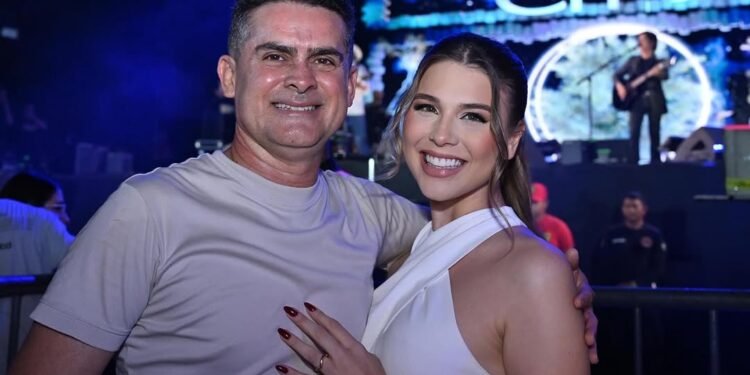 Izabelle Fontenelle e o prefeito de Manaus, David Almeida (Foto: Reprodução/Instagram)