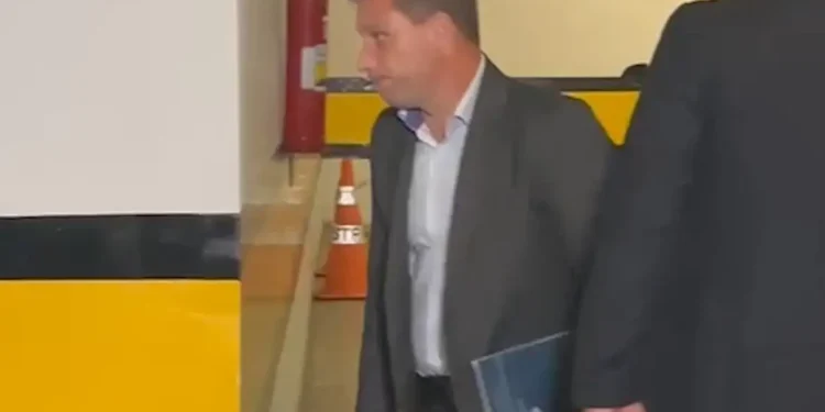 Moraes autoriza viagem de Mauro Cid para São Paulo