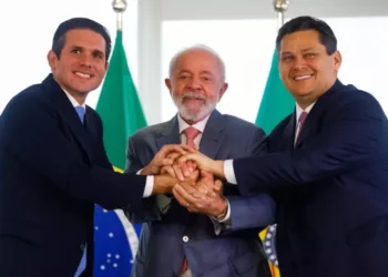 O presidente da Câmara, Hugo Motta, o presidente da República Luiz Inácio Lula da Silva e o presidente do Senado, Davi Alcolumbre Foto: Wilton Junior/Estadão / Estadão O presidente da Câmara, Hugo Motta, o presidente da República Luiz Inácio Lula da Silva e o presidente do Senado, Davi Alcolumbre - (Foto: Wilton Junior/Estadão / Estadão)