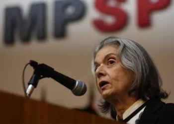 Brasil vive guerra contra as mulheres, diz ministra sobre violência