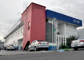 mulher presa por desvio