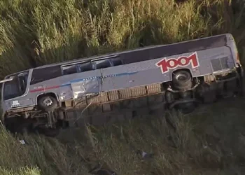 onibus-ribanceira-sp