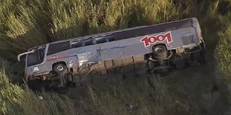 onibus-ribanceira-sp