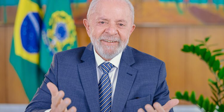 'Ano que vem, vai crescer PIB, salário mínimo, renda e distribuição de terra', afirma Lula em cerimônia da reforma agrária