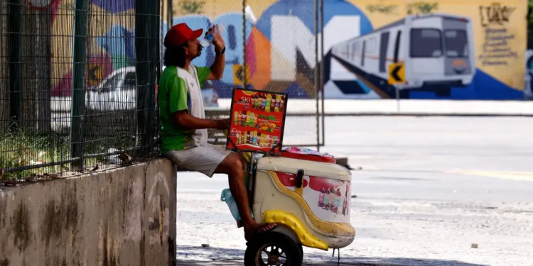 Calor extremo no trabalho afeta saúde a curto e longo prazo