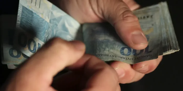 Mais de 10 milhões simulam consignado para CLT até início da tarde