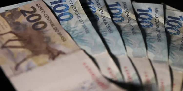 Contas públicas têm superávit de R$ 104 bilhões em janeiro