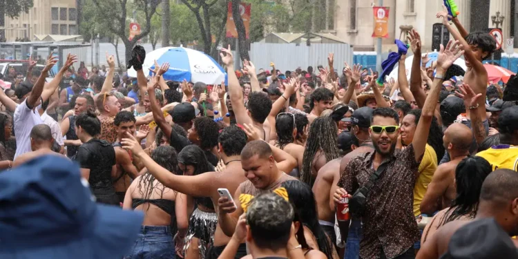 Polícia faz primeira prisão por reconhecimento facial no carnaval