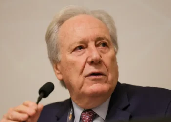 Governo entrega PEC da Segurança Pública ao presidente da Câmara