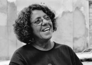 Morre a cantora Cristina Buarque, aos 74 anos