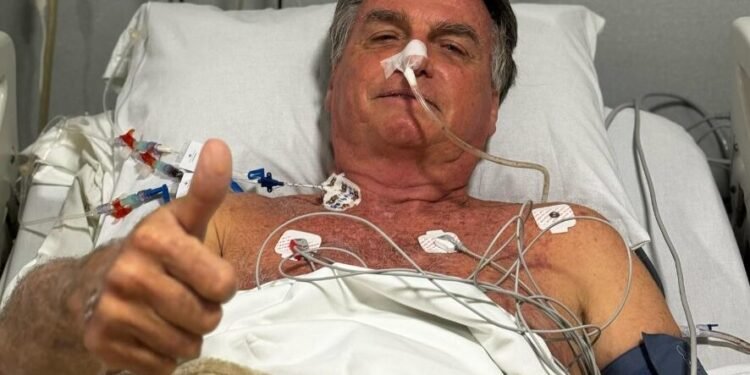 Bolsonaro será transferido para Brasília em UTI aérea, diz Rogério Marinho