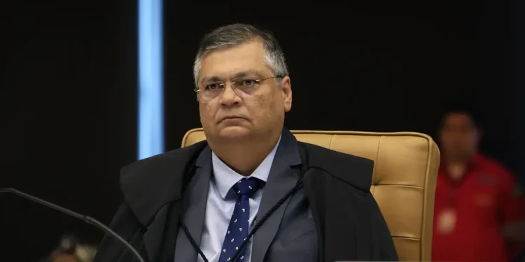 Dino manda suspender pagamento de 1,2 mil emendas da saúde