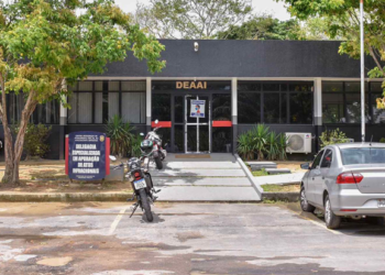 Prisão de adolescente