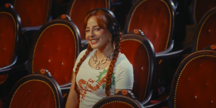 Clipe 'Meu Norte' da cantora manaura Cella conquista o Amazonas