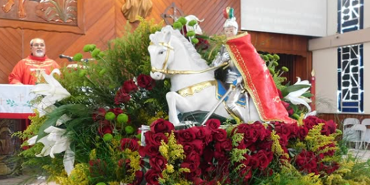Devotos de várias religiões celebram o Dia de São Jorge em Manaus