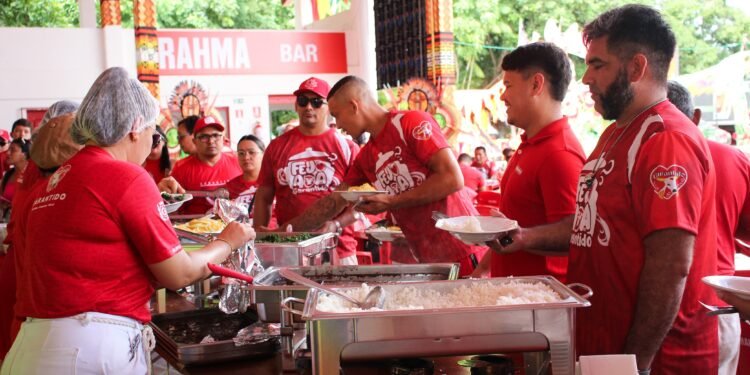 Tradicional feijoada na Cidade Garantido