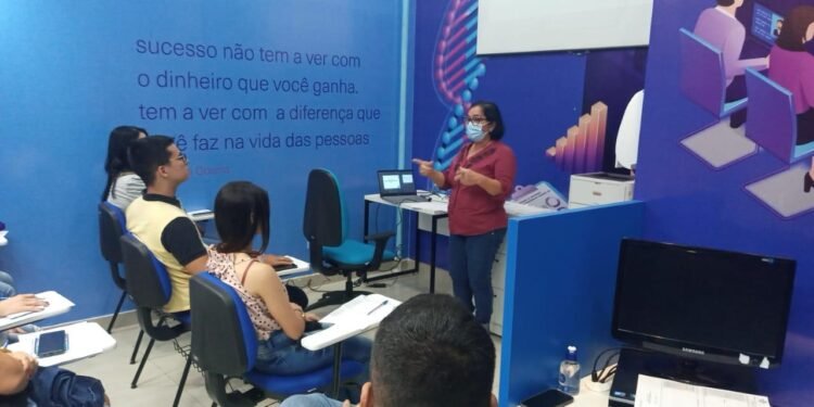 Sebrae-AM promove 'Caravana do Empreendedorismo' com atividades gratuitas em shopping de Manaus