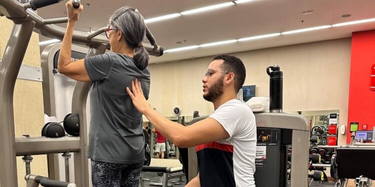 Existe horário ideal para malhar? Personal explica se essa escolha influencia nos resultados