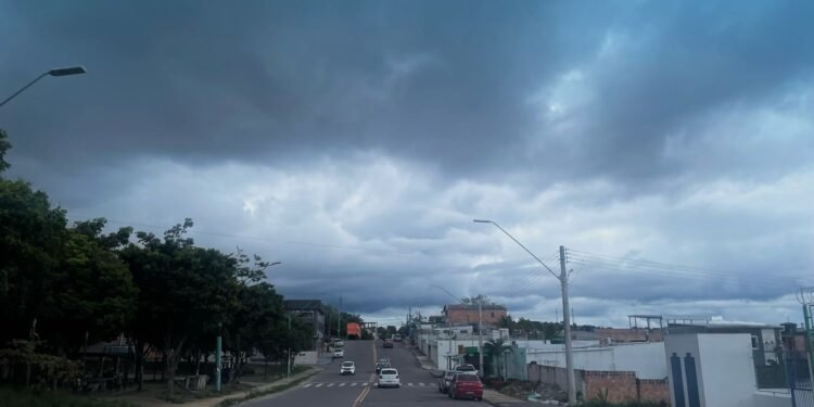 Domingo de Páscoa tem alerta de chuva forte em Manaus, informa Defesa Civil