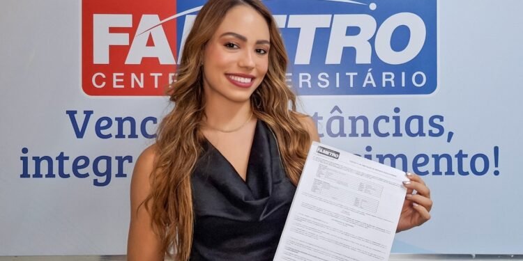 Pós-graduação da Fametro fortalece laços com a cultura de Parintins e anuncia nova Embaixadora da Educação