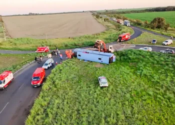 Acidente de ônibus deixa ao menos 10 mortos em Minas Gerais