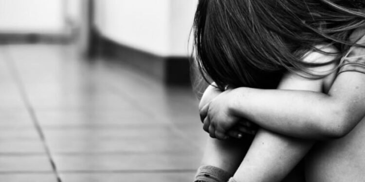 Adolescente é apreendida envolvida em abusos sexuais contra criança de seis anos