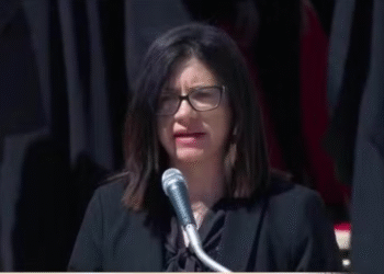 brasileira-funeral-papa-francisco