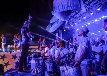 caprichoso-album-parintins