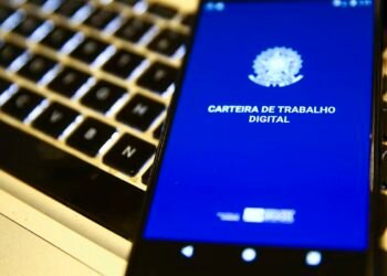 Brasil registrou 71,5 mil postos formais de trabalho em março