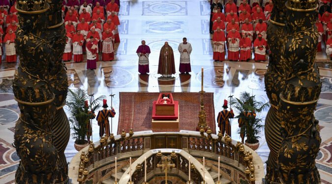 corpo-papa-basilica-velorio